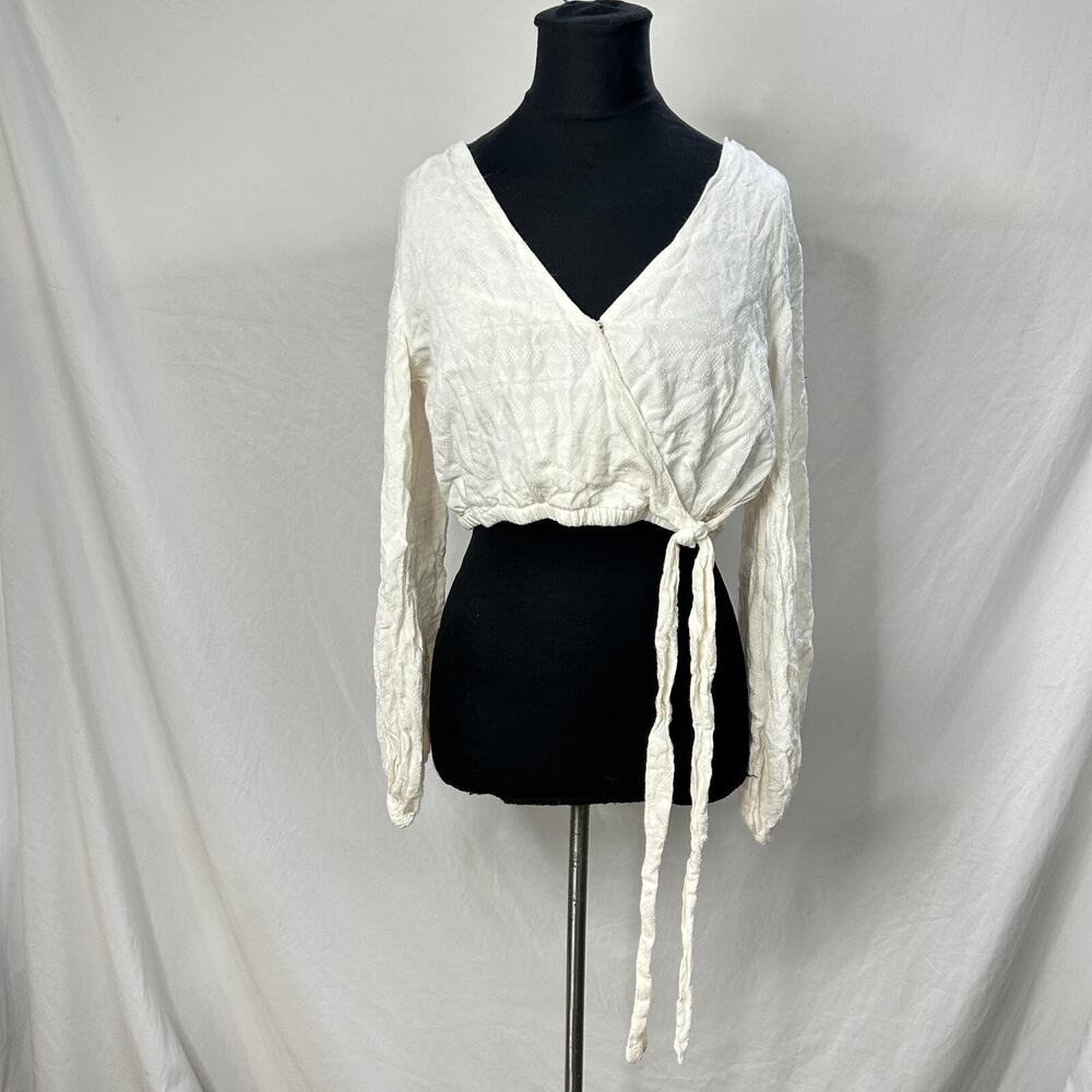 FOREVER 21 Crop Top White - Size Small